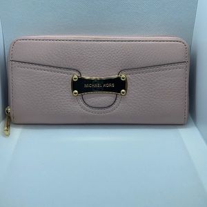 Michael Kors wallet (pink)